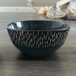 Home Goods Meritage (2) Blue Bowls